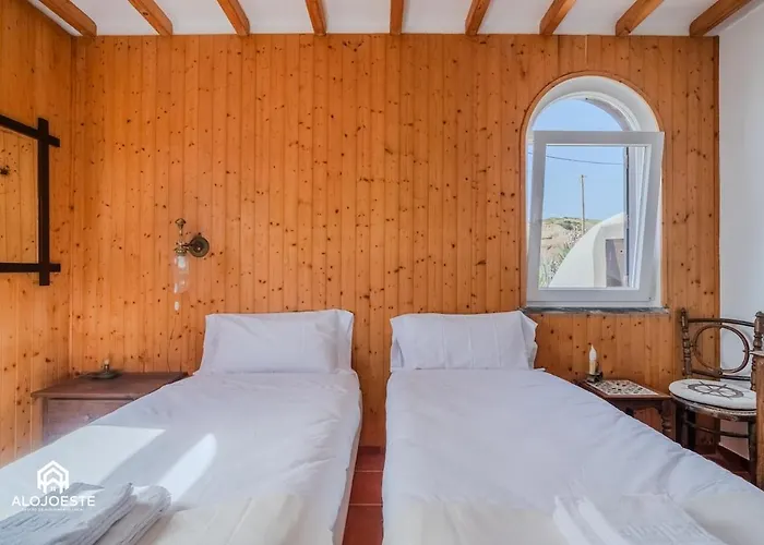Atlantic Ocean - 4 Bedrooms - Ocean Front Casa vacanze São Pedro da Cadeira