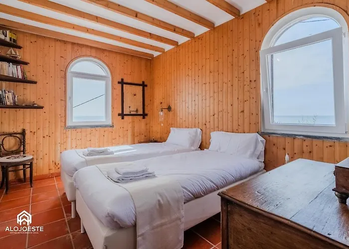 Atlantic Ocean - 4 Bedrooms - Ocean Front Casa vacanze São Pedro da Cadeira