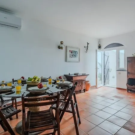 Dom wakacyjny Atlantic Ocean - 4 Bedrooms - Ocean Front Ericeira