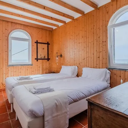 Atlantic Ocean - 4 Bedrooms - Ocean Front Dom wakacyjny Ericeira