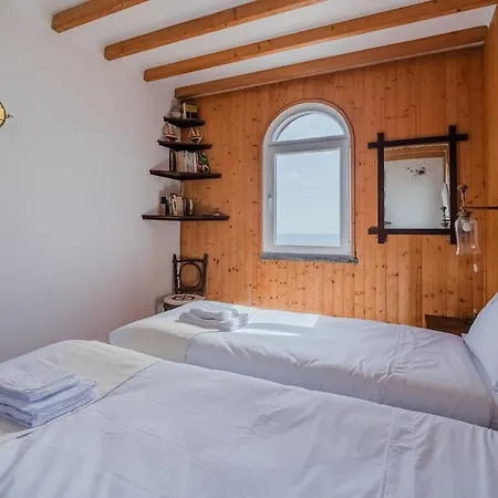 Atlantic Ocean - 4 Bedrooms - Ocean Front *